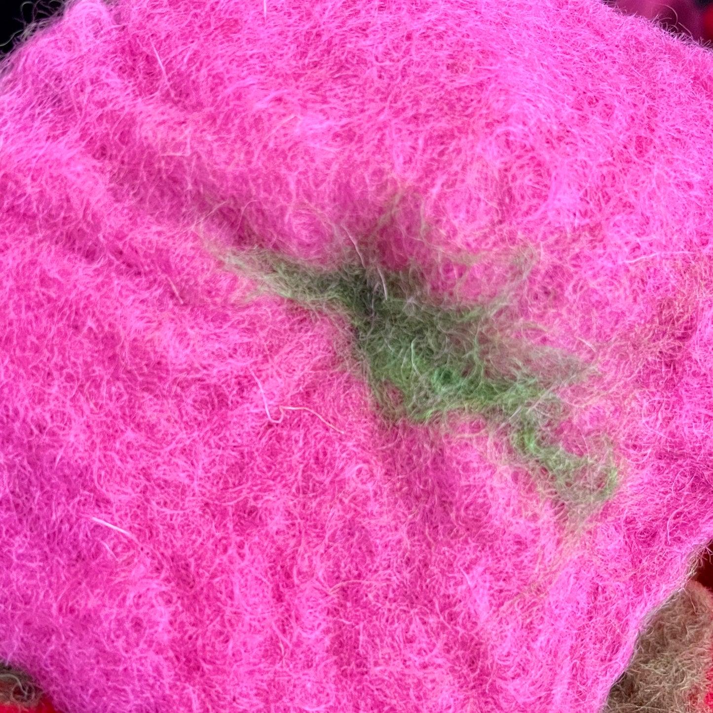 Vilten bloemenslinger