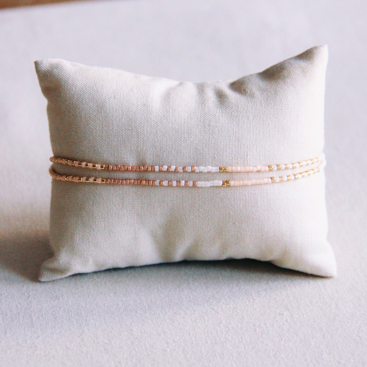 Miyuki armband dubbel nude-wit-taupe