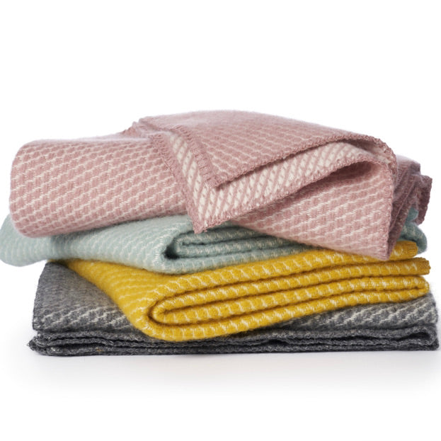 Wollen wiegdeken Velvet Saffraan