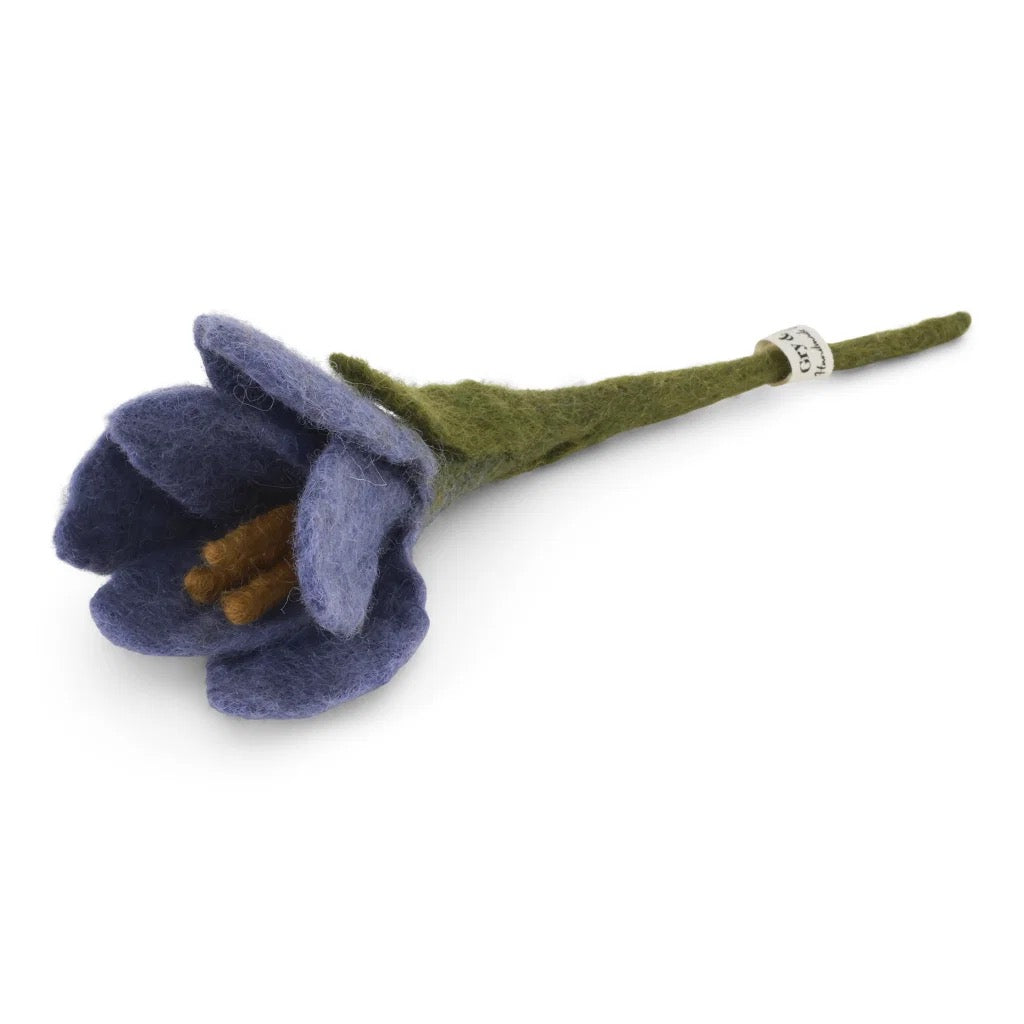 Felt flower: simple flower