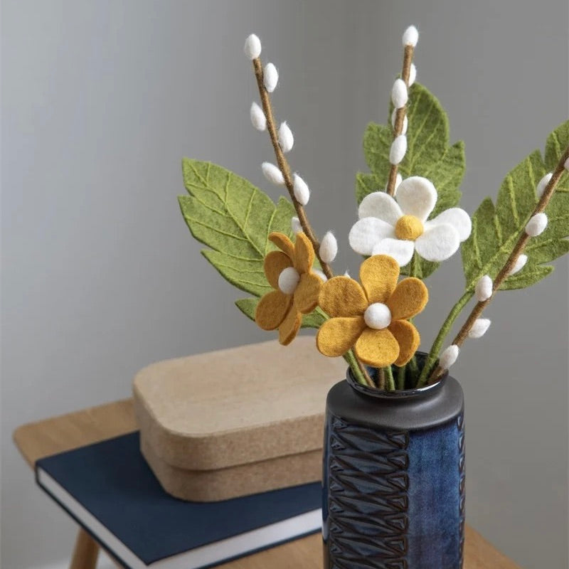Felt flower: simple flower