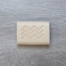 Afbeelding in Gallery-weergave laden, Zeep - Tropical Island Coconut Soap
