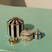 Afbeelding in Gallery-weergave laden, Bailey Circus Box Blue
