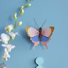 Charger l&#39;image dans la galerie, Papillon à bordure dorée
