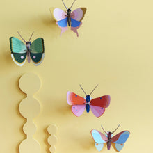Charger l&#39;image dans la galerie, Papillon en cuivre moucheté
