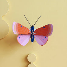 Charger l&#39;image dans la galerie, Papillon en cuivre moucheté
