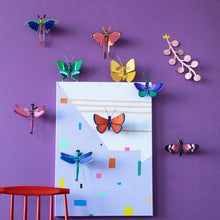 Afbeelding in Gallery-weergave laden, Ruby Dragonfly
